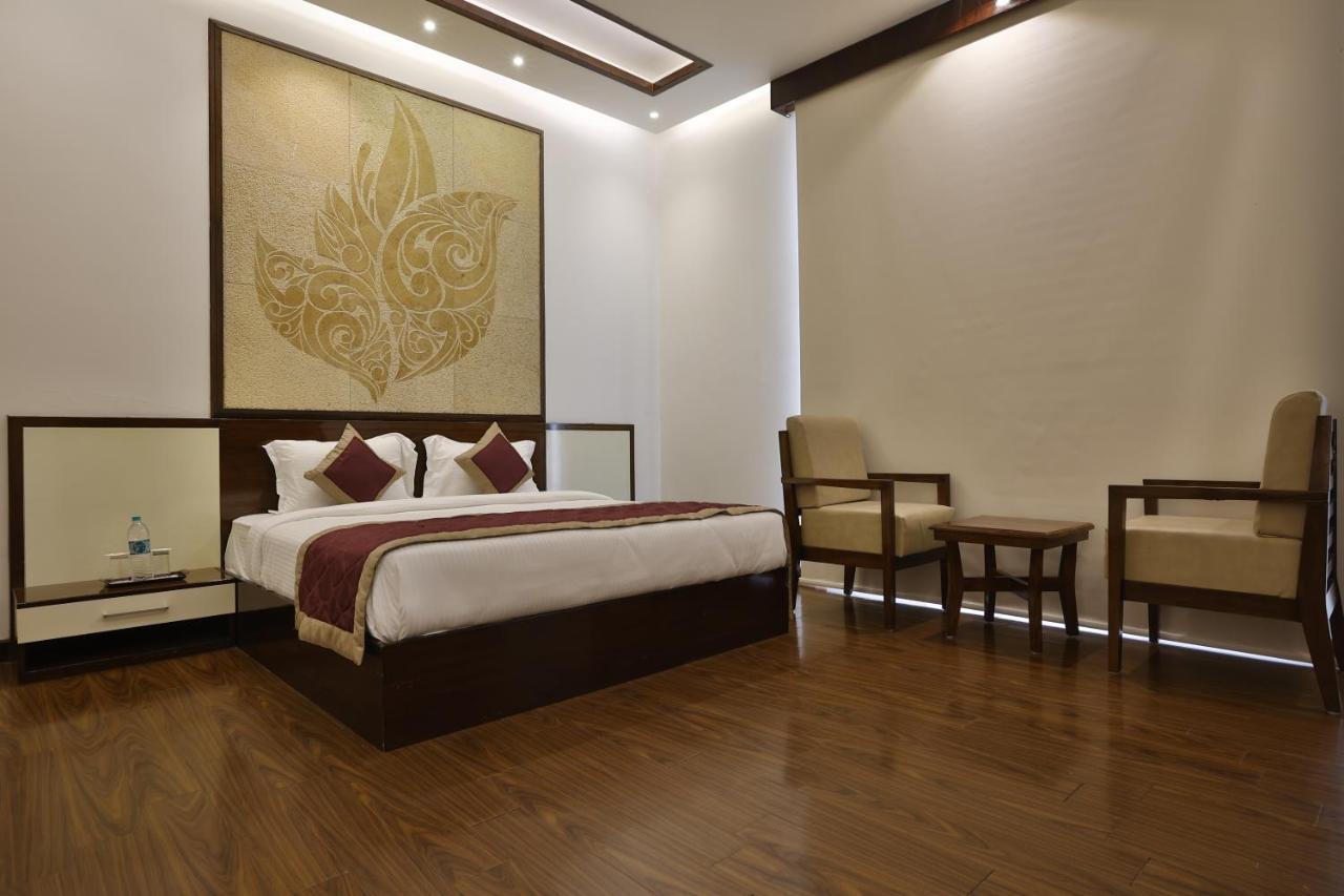 Mannat Haveli Hotell Kurukshetra Exteriör bild
