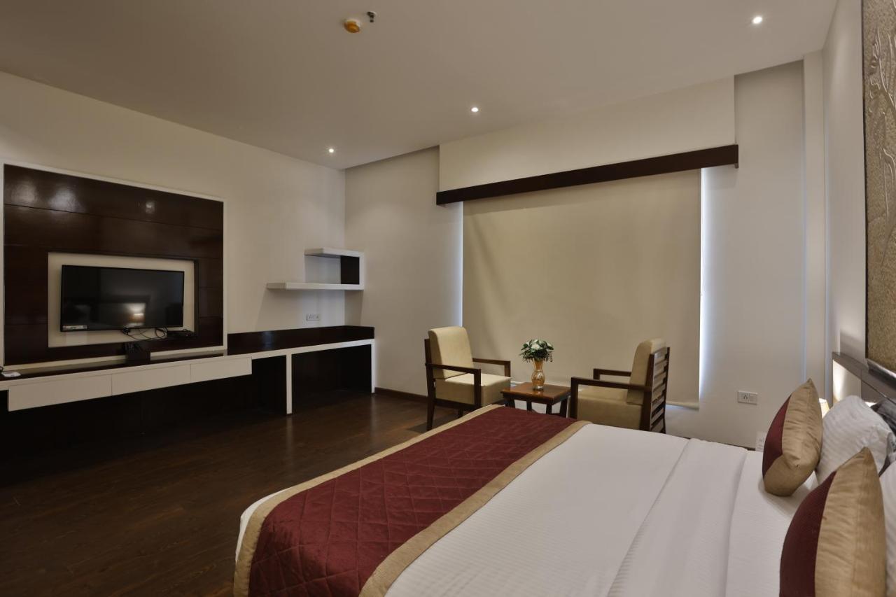 Mannat Haveli Hotell Kurukshetra Exteriör bild